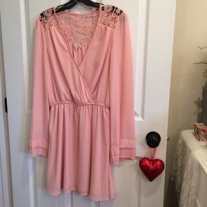 Gianni Bini pink lace back long sleeve dress